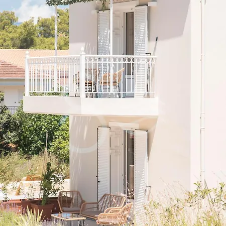 8 Homes Διαμέρισμα Κατομέρι