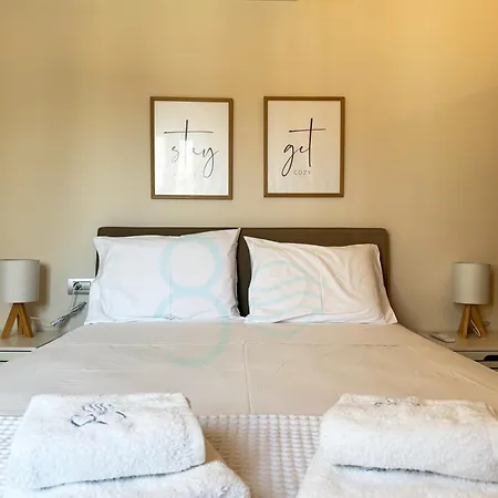 8 Homes * Κατομέρι