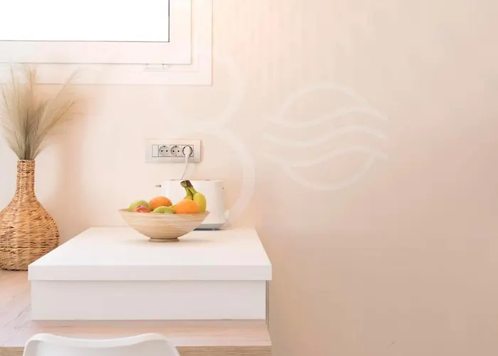 8 Homes * Katomerion